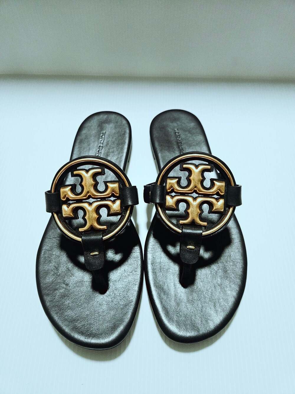 Tory Burch Miller Bold Tonal Thong Flip Flop Size 6.5M Sandals in Black Shoes